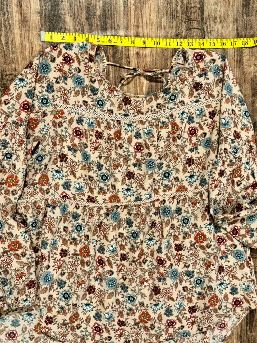 Knox Rose Beige Floral Tiered Tunic with Blue and Red Accents - Picture 4 of 8